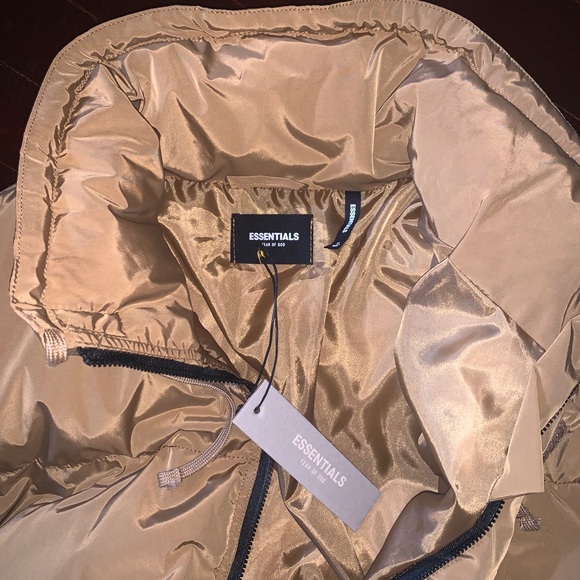 Essentials Fear of God brown puffer jacket Medium - Picture 3 of 4